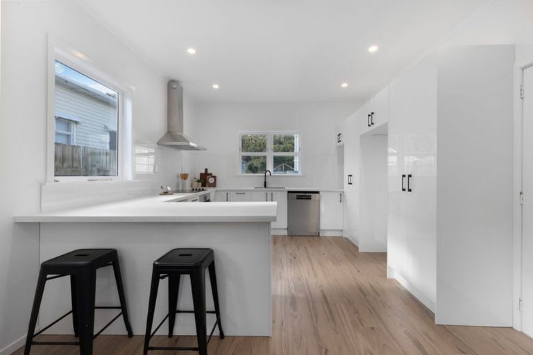 Photo of property in 62 Happy Valley Road, Owhiro Bay, Wellington, 6023