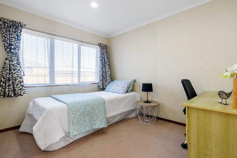 Photo of property in 26 Farnborough Drive, Nawton, Hamilton, 3200