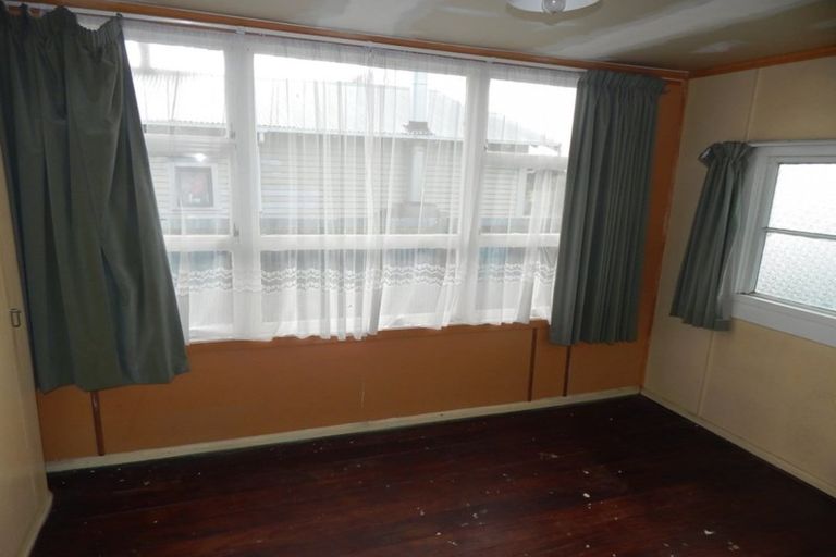 Photo of property in 104 Peel Street, Westport, 7825