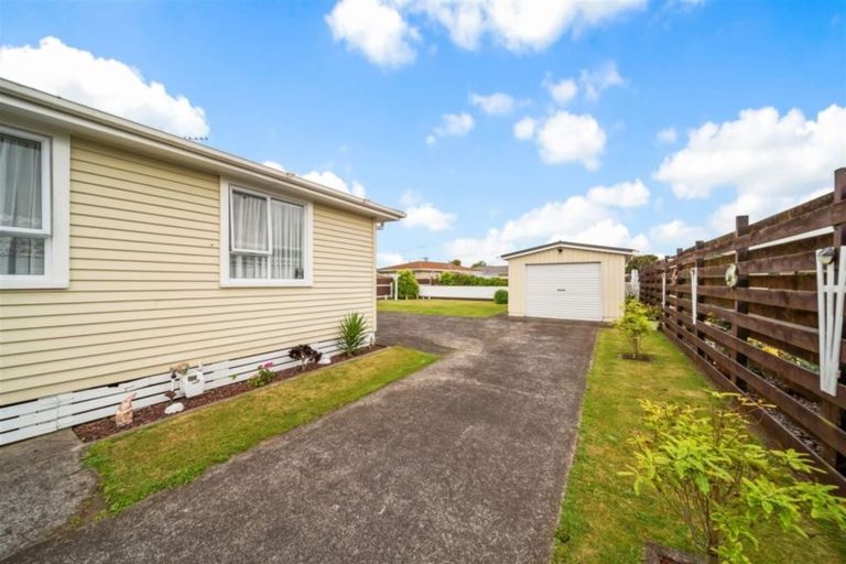 Photo of property in 22 Mcguire Street, Hawera, 4610
