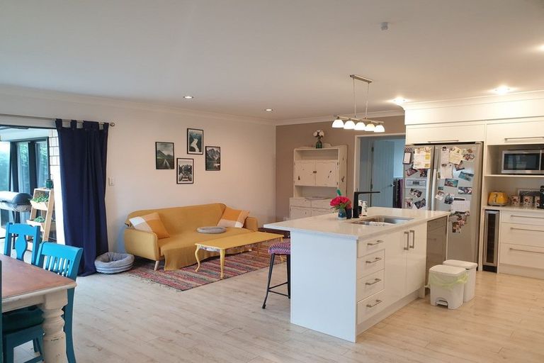 Photo of property in 22 Ripple Grove, Waiuku, 2123