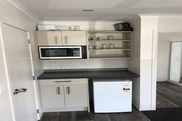 Photo of property in 3 Somerset Street, Brooklands, New Plymouth, 4310