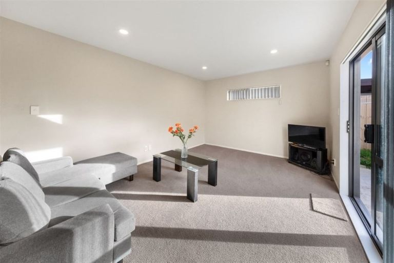 Photo of property in 54b Cambridge Terrace, Papatoetoe, Auckland, 2025
