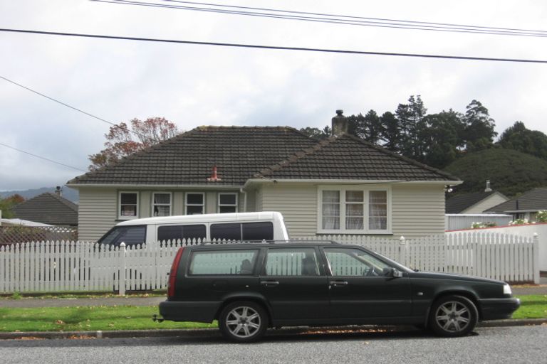 Photo of property in 29 Rimu Street, Naenae, Lower Hutt, 5011