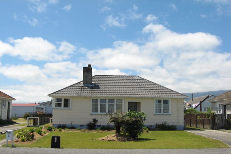 Photo of property in 145 Derby Street, Westport, 7825