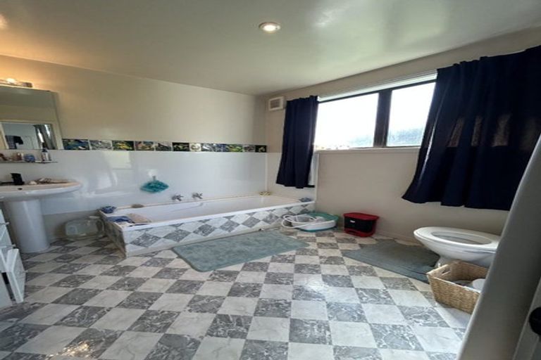 Photo of property in 256 Main Street, Greytown, 5712