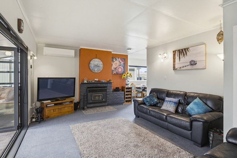 Photo of property in 79 Park Avenue, Waitarere Beach, Levin, 5510