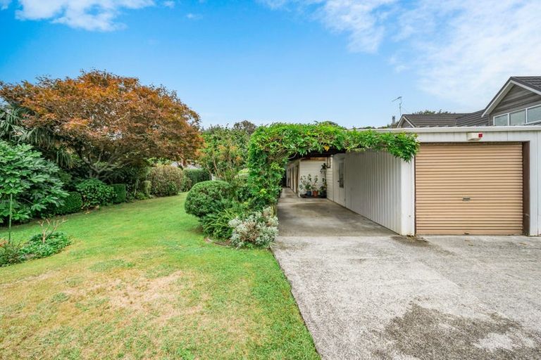 Photo of property in 9 Kohekohe Road, Waikanae, 5036