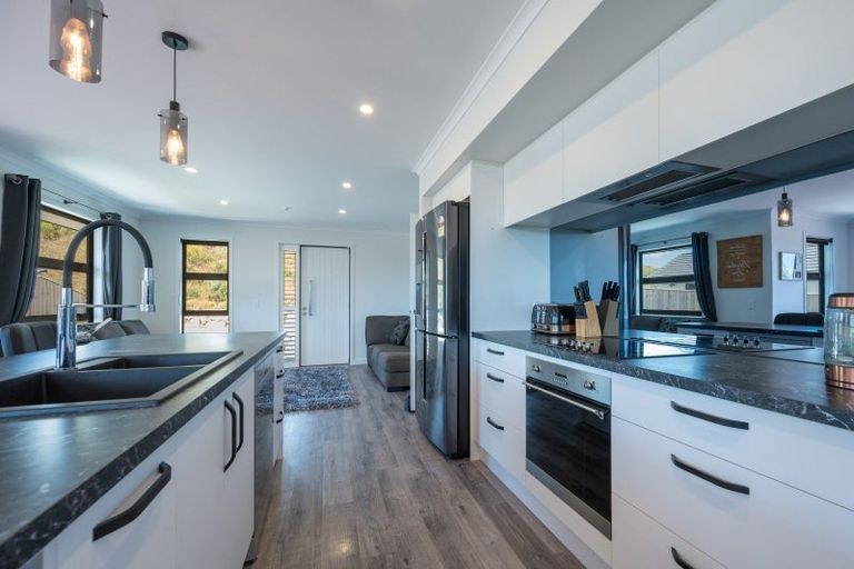 Photo of property in 30 Katania Heights, Brightwater, 7022