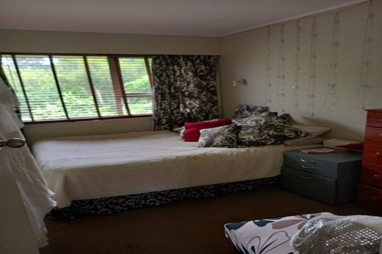 Photo of property in 2 Norman Road, Titirangi, Auckland, 0604