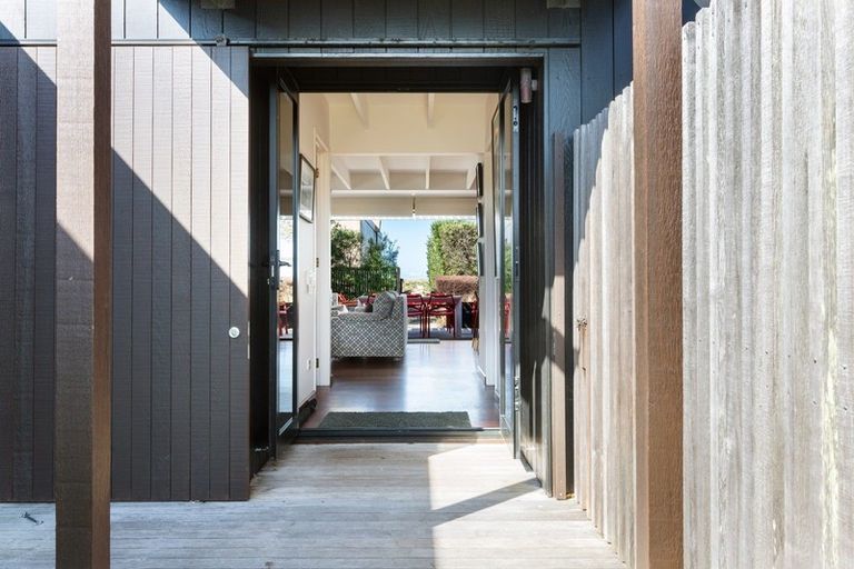 Photo of property in 32 The Southern Isle, Omaha, 0986