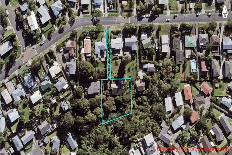 Photo of property in 34 Peach Road, Glenfield, Auckland, 0629