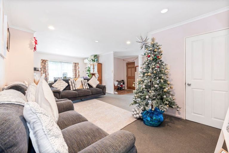 Photo of property in 13 Piriti Place, Weymouth, Auckland, 2103