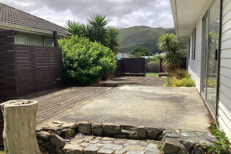 Photo of property in 11 Kendal Grove, Wainuiomata, Lower Hutt, 5014