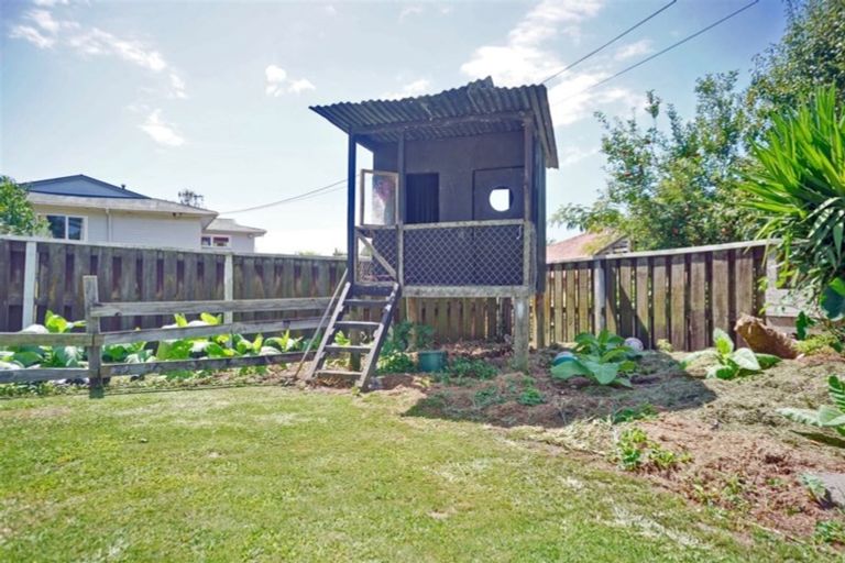 Photo of property in 16 Herbert Street, Te Puke, 3119