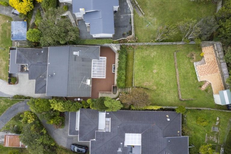 Photo of property in 10 Kowhai Street, Tawa, Wellington, 5028