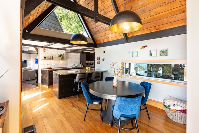 Photo of property in 77 Palliser Road, Roseneath, Wellington, 6011