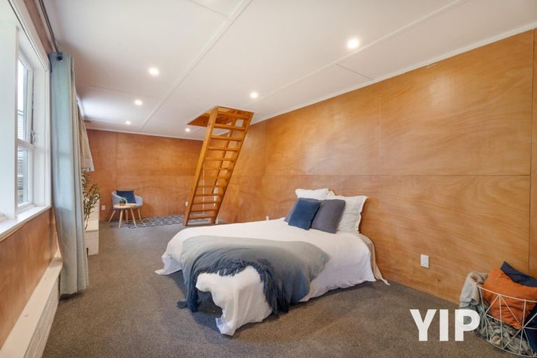 Photo of property in 133 Ruskin Road, Newlands, Wellington, 6037