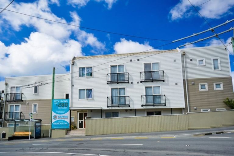 Photo of property in 363u1 Willis Street, Mount Cook, Wellington, 6011