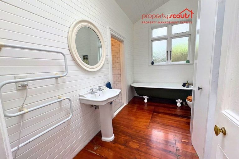 Photo of property in 43 Connaught Terrace, Brooklyn, Wellington, 6021