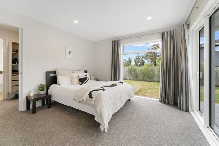 Photo of property in 46 Resolution Drive, Whitby, Porirua, 5024