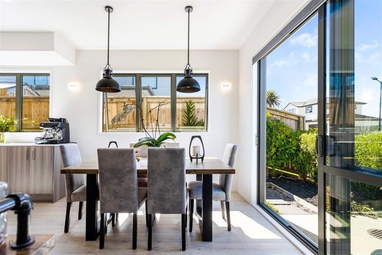 Photo of property in 15 Pakoro Close, Hobsonville, Auckland, 0618