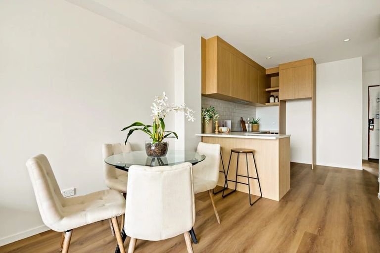 Photo of property in 3e Scanlen Terrace, Kelston, Auckland, 0602