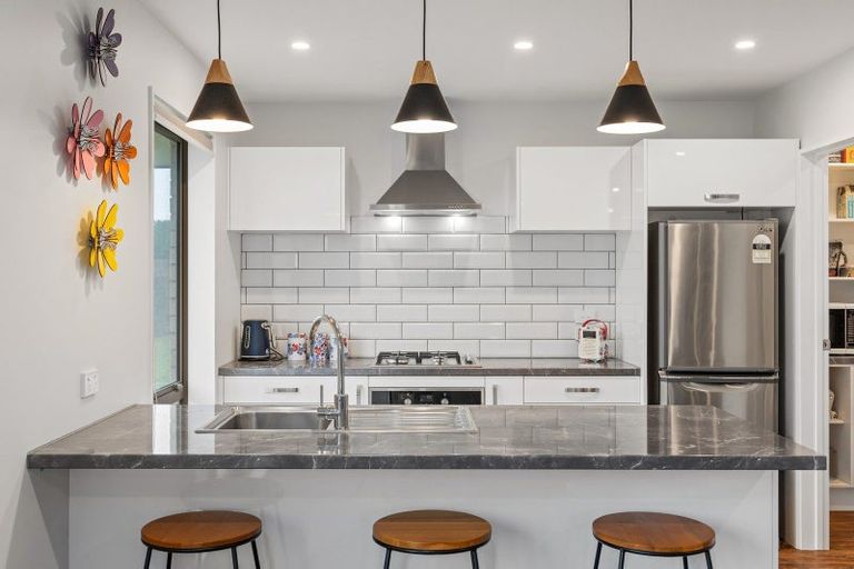 Photo of property in 33 Cressy Place, Darfield, 7510