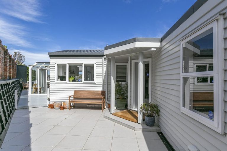 Photo of property in 8 Nadia Grove, Khandallah, Wellington, 6035