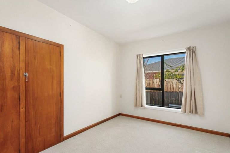 Photo of property in 34 Northcote Road, Northcote, Christchurch, 8052