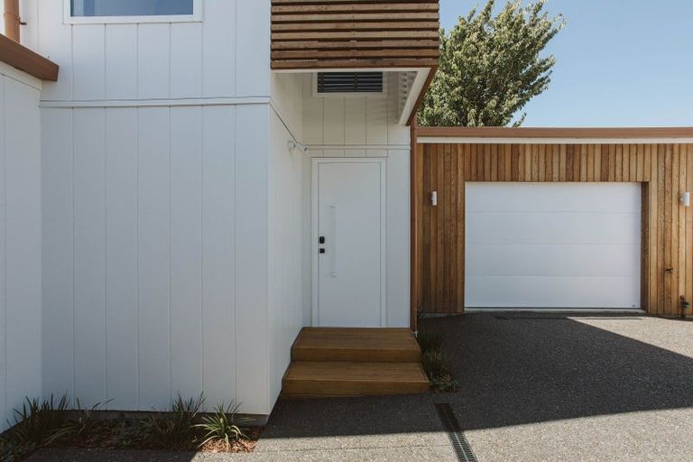 Photo of property in 55b Belt Road, New Plymouth, 4310