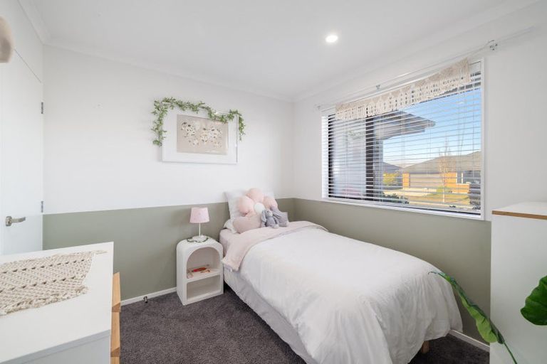 Photo of property in 15 Exeter Lane, Rolleston, 7614