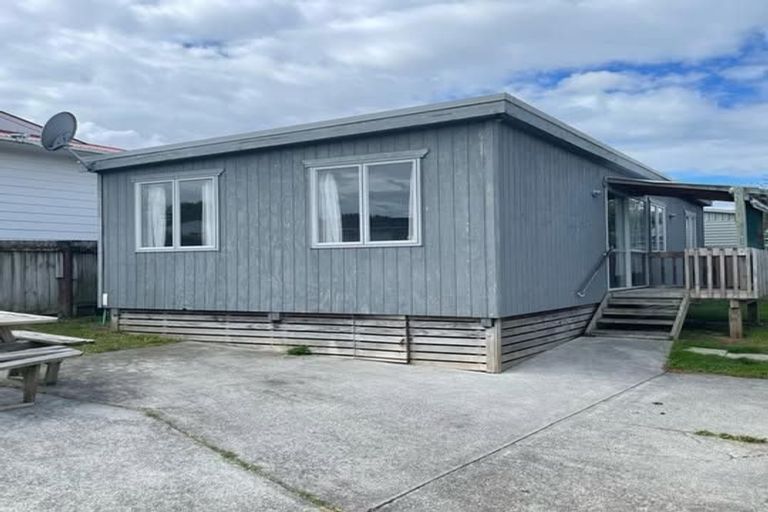 Photo of property in 2 Caserta Place, Clover Park, Auckland, 2023