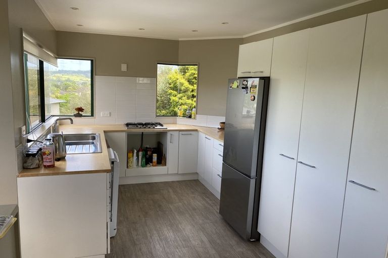 Photo of property in 16 Kassa Rise, Helensville, 0800