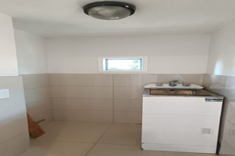 Photo of property in 2/265 Massey Road, Mangere East, Auckland, 2024