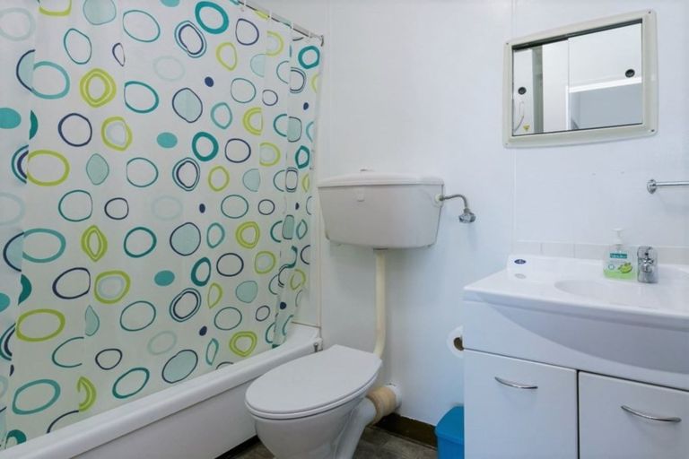 Photo of property in Hobson Court Flats, 76/70u Hobson Street, Thorndon, Wellington, 6011