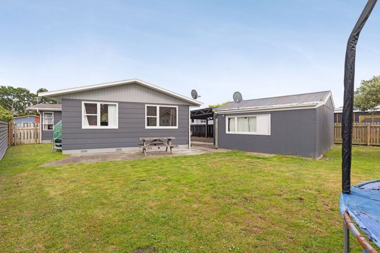 Photo of property in 49 Kimberley Grove, Westbrook, Palmerston North, 4412