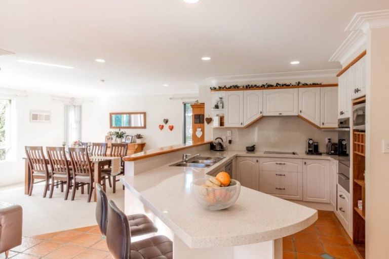 Photo of property in 19 Gilberd Place, Torbay, Auckland, 0630