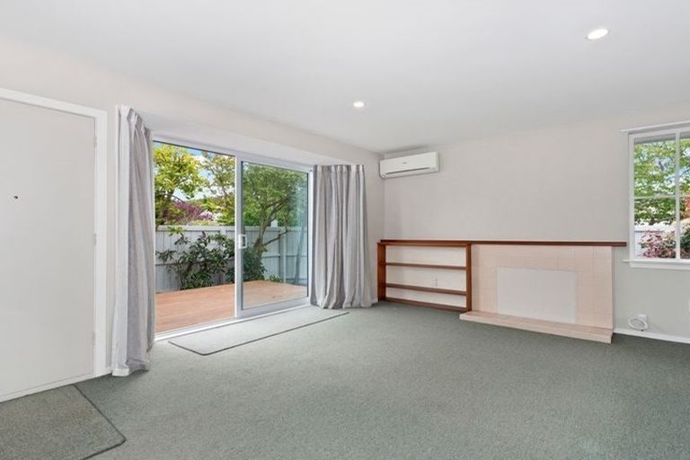 Photo of property in 2/16 Holly Road, St Albans, Christchurch, 8014