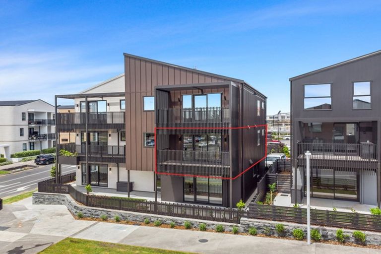 Photo of property in 3/33 Nugget Avenue, Hobsonville, Auckland, 0616