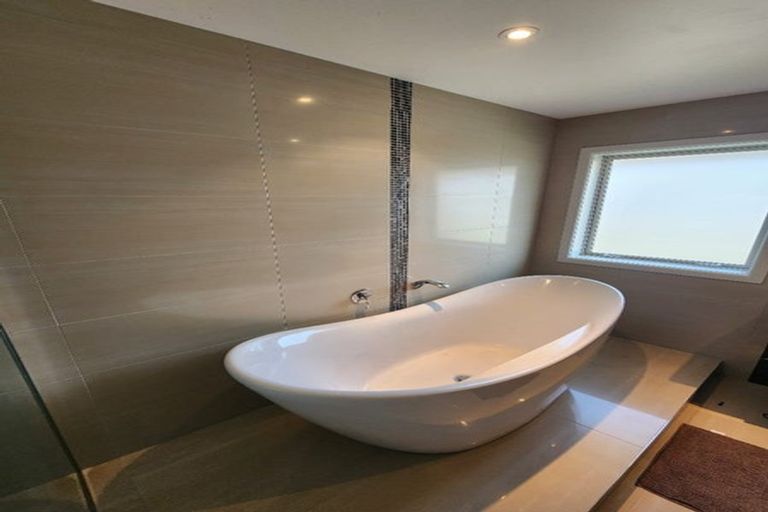 Photo of property in 6 Hampshire Court, Flagstaff, Hamilton, 3210