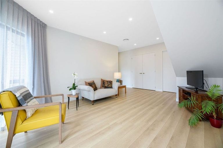 Photo of property in 14 Moki Place, Long Bay, Auckland, 0630