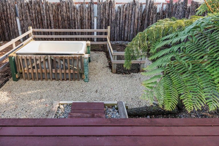 Photo of property in 6 Thames Street, Roslyn, Palmerston North, 4414