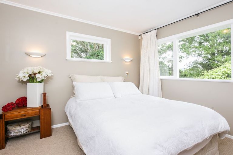 Photo of property in 559 South Titirangi Road, Titirangi, Auckland, 0604