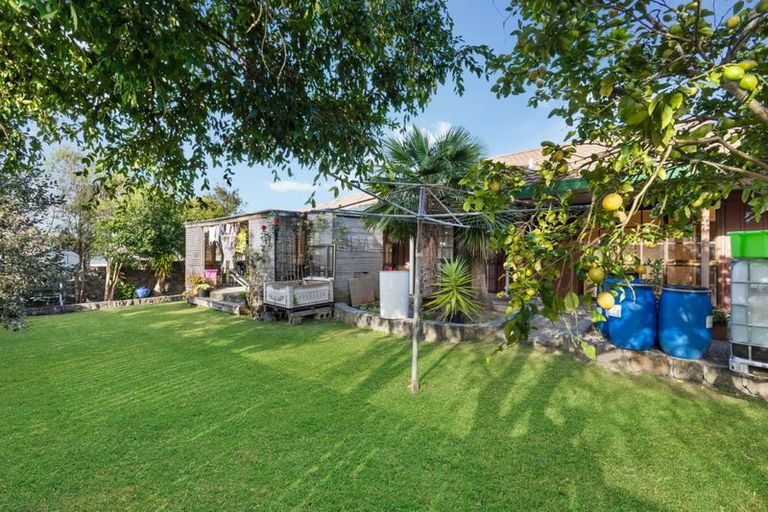 Photo of property in 2 Septimus Place, Henderson, Auckland, 0612