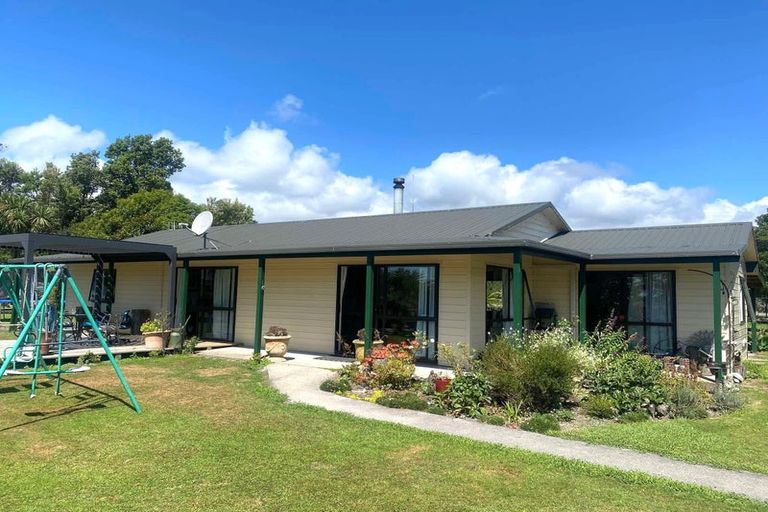 Photo of property in 215 Utopia Road, Westport, 7892