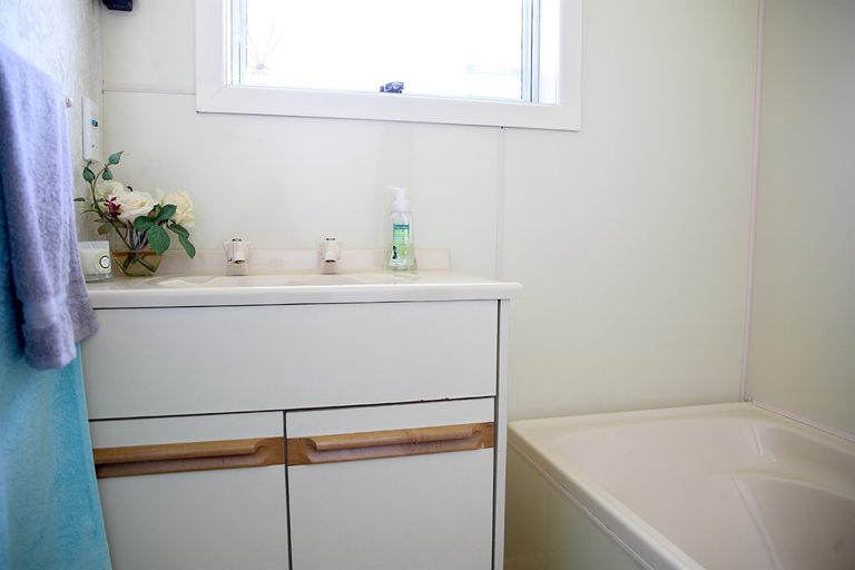 Photo of property in 32 Youngs Road, Papakura, 2110