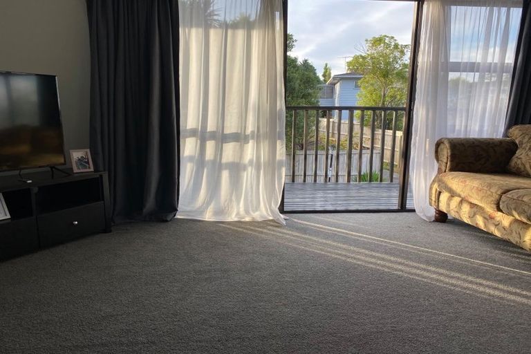 Photo of property in 72a Borich Road, Sunnyvale, Auckland, 0612