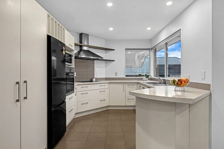 Photo of property in 10 Sapperton Drive, Henderson, Auckland, 0612