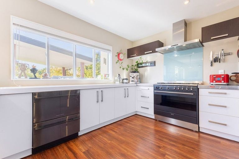 Photo of property in 51 Mahaki Road, Nikau Valley, Paraparaumu, 5032